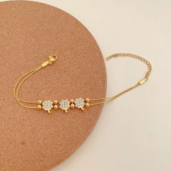 Pulseira Feminina em Aço Inoxidável com Flores de Cristais - Image 3
