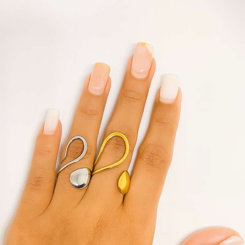 Anel Feminino Gota Contornada – Bicolor em Aço Inoxidável Ajustável