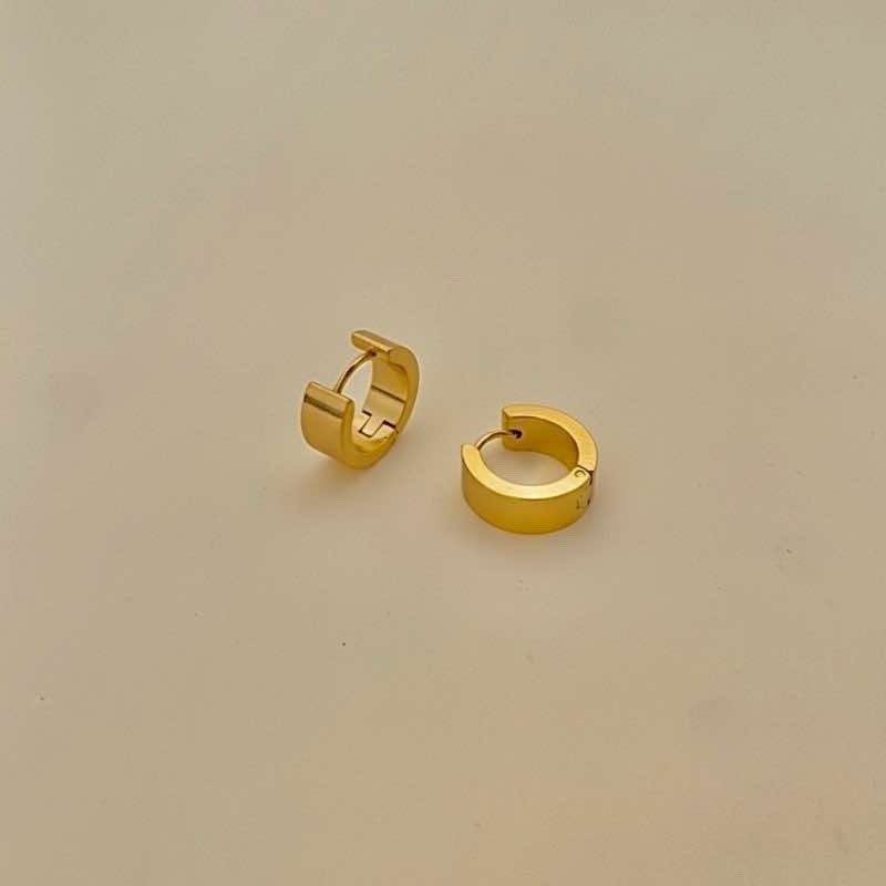 Argola Grossa Minimalista e Larga em Aço Inoxidável - Fecho Click - Image 2