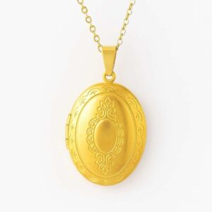 Colar Relicário Oval Trabalhado – Dourado – Aço Inoxidável com foto