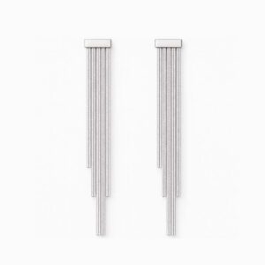 Brincos Longos Prateados com Fios Assimétricos em Aço Inoxidável