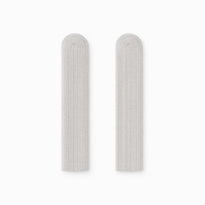 Brincos Longos Prateados com Fios Múltiplos em Aço Inoxidável