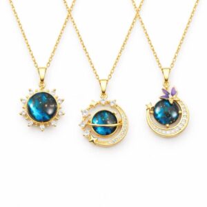 Colar Galáxia Celestial Dourado – Pingente Lua, Estrelas e Borboleta